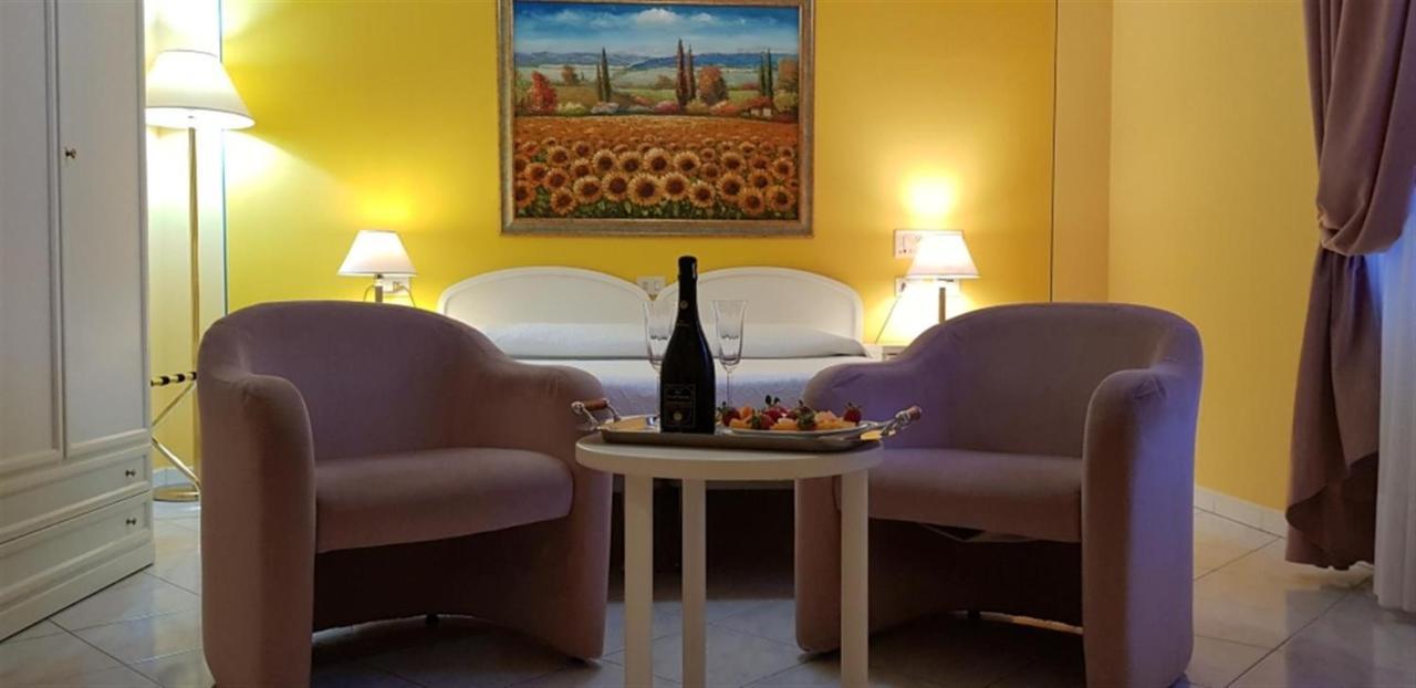 Hotel La Torre กัสติลโยเน เดล ลาโก ภายนอก รูปภาพ