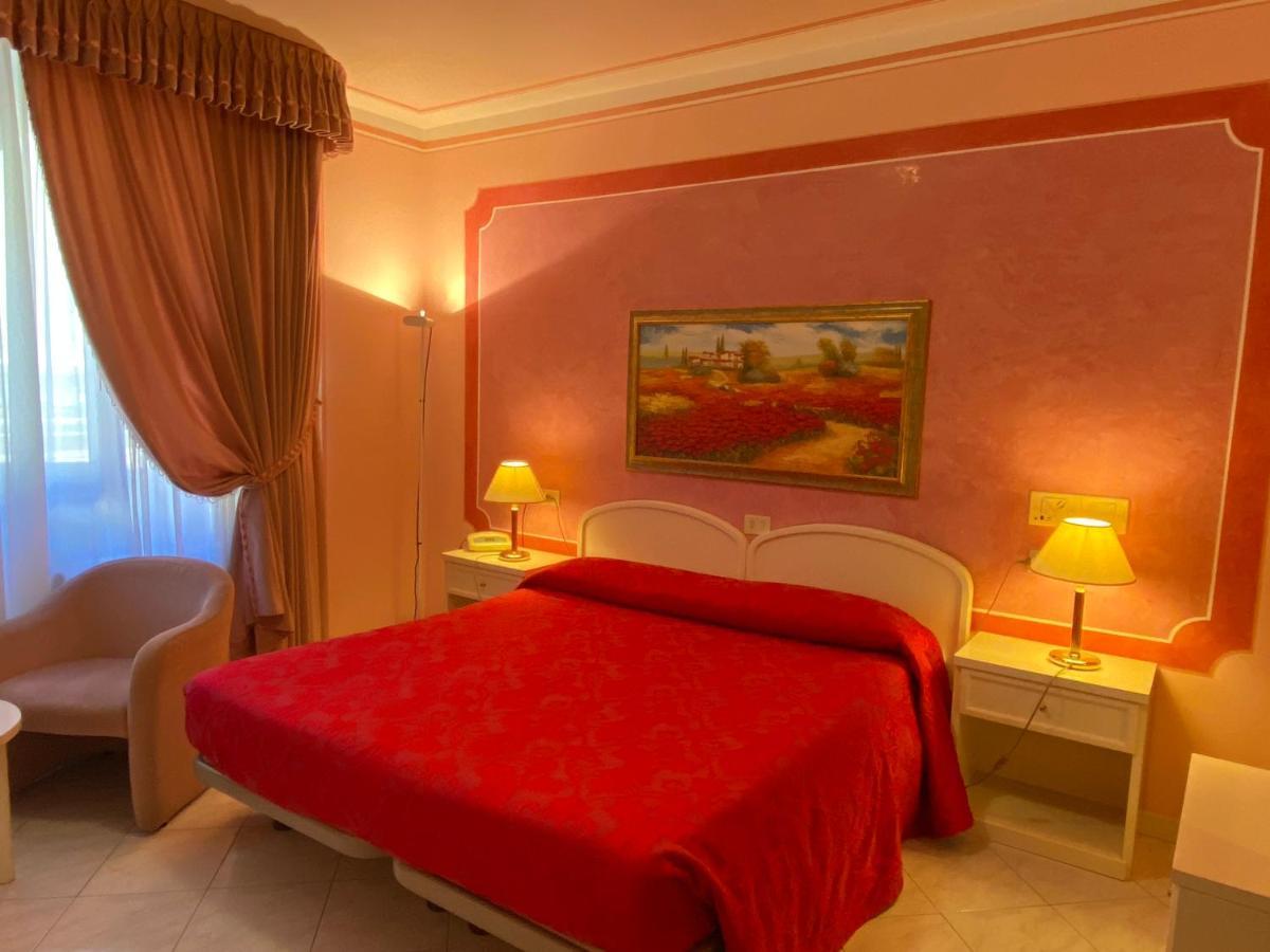 Hotel La Torre กัสติลโยเน เดล ลาโก ภายนอก รูปภาพ