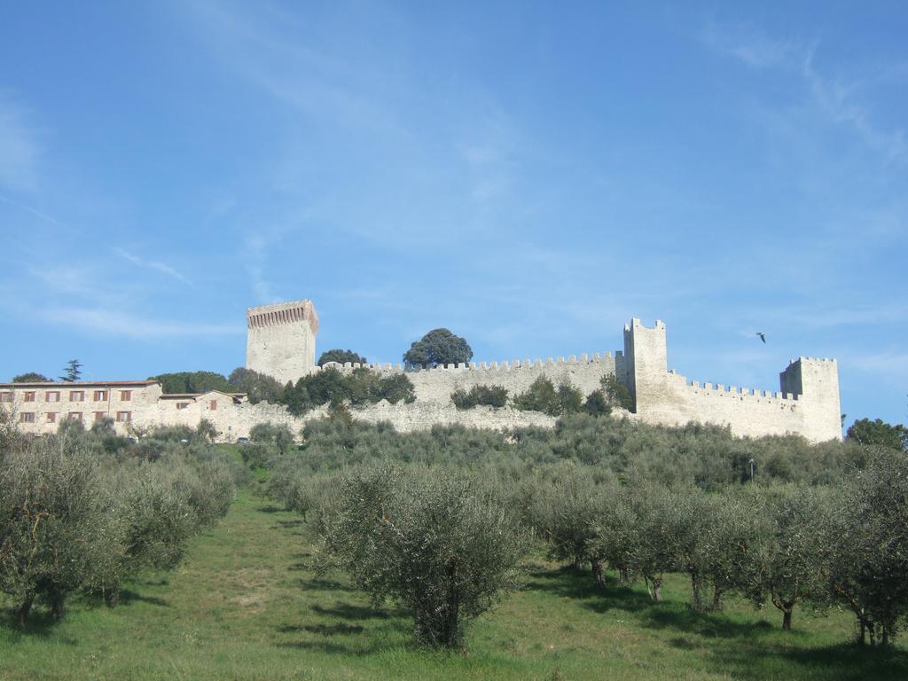 Hotel La Torre กัสติลโยเน เดล ลาโก ภายนอก รูปภาพ