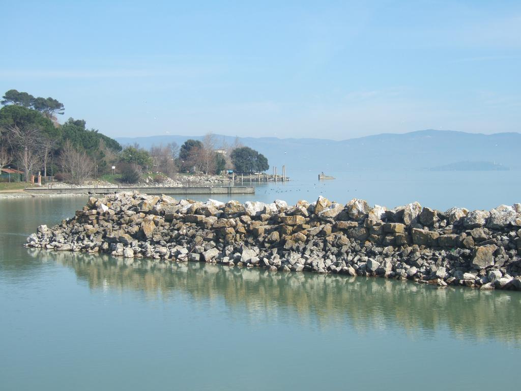 Hotel La Torre กัสติลโยเน เดล ลาโก ภายนอก รูปภาพ