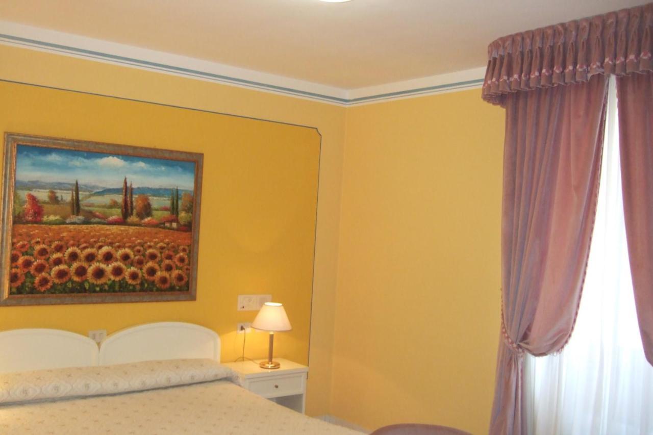 Hotel La Torre กัสติลโยเน เดล ลาโก ภายนอก รูปภาพ