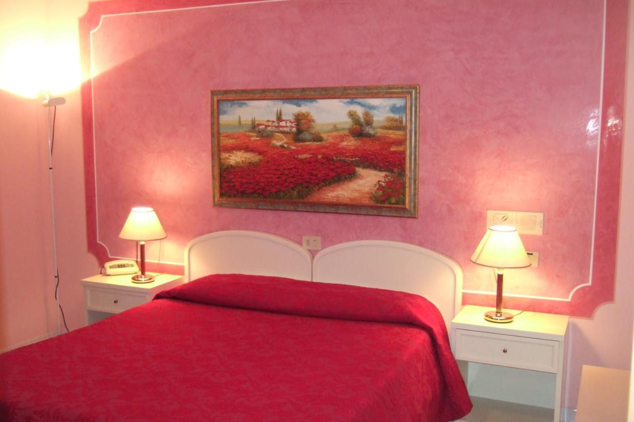 Hotel La Torre กัสติลโยเน เดล ลาโก ภายนอก รูปภาพ