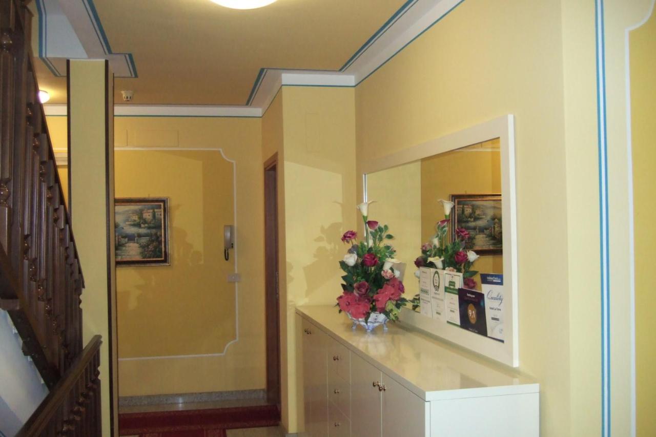Hotel La Torre กัสติลโยเน เดล ลาโก ภายนอก รูปภาพ